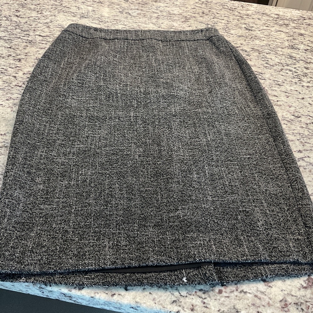 Black and white pencil skirt